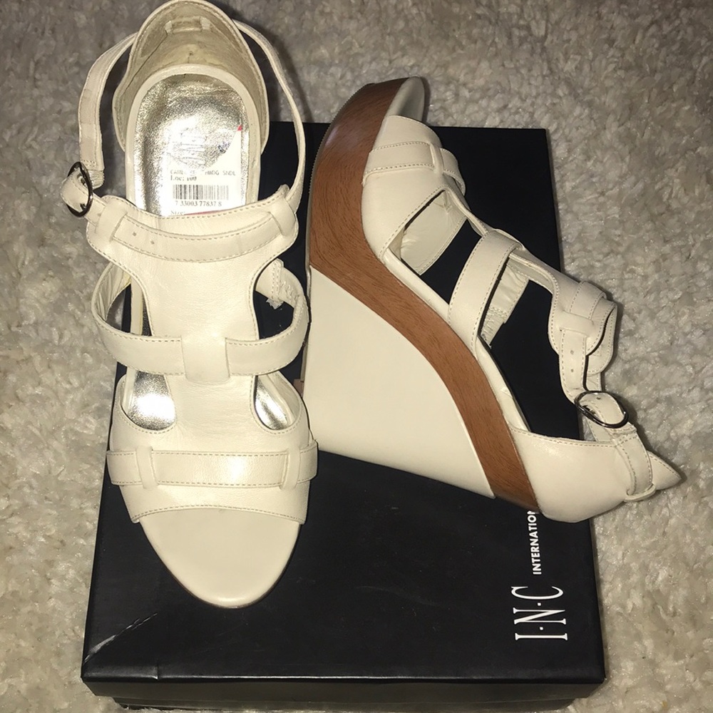 NEW INC Wedge Never Worn Size 8